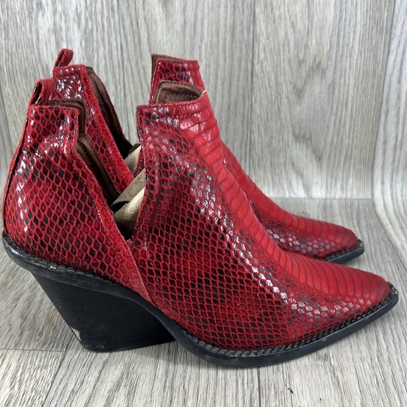 Free People X Jeffrey Campbell Matternhorn Western Red Snakeskin Boots - Picture 7 of 11